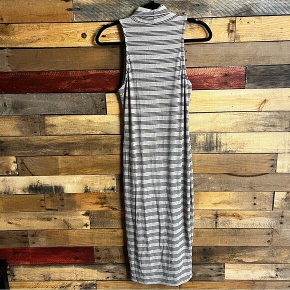 Windsor Gray And Black Stripe Mock Neck Midi Dress Size‎ Large - Picture 2 of 7